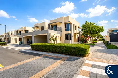 True Corner | 5 Bedroom | Green Belt