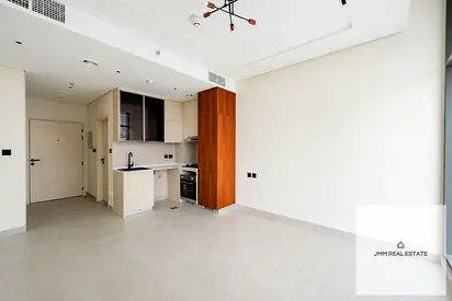 Brand New | Near Metro | Read to Move
