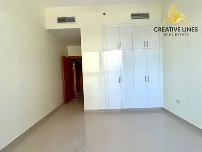 Very lavish 2bhk apartment// Close to latifa Hospital // with all amenities // Ready to move