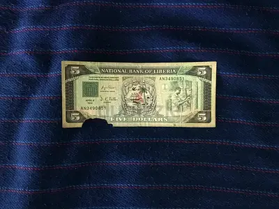 RARE VINTAGE 1991 LIBERIA 5 DOLLARS BANKNOTE