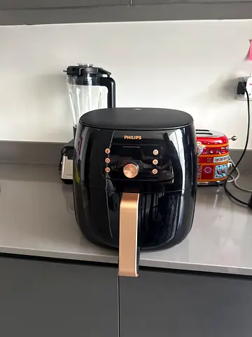 Philips Digital Air Fryer - Model HD9863/91excellent Working Condition.new