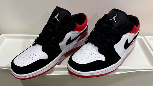 Nike Air Jordan 1 Low Bred Toe - Black/White/Red, Size 39 (EU)