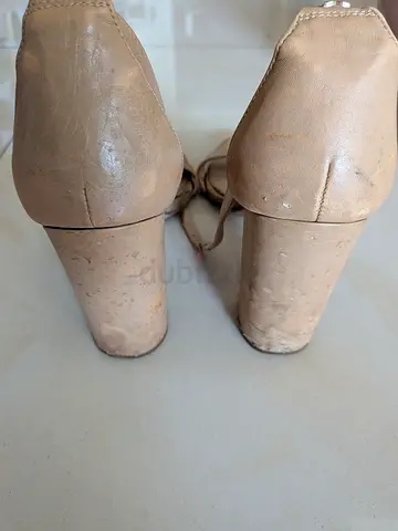 Used beige womens block heel sandals - size 40, signs of wear, can be repaired. Repetto Sam Edelman