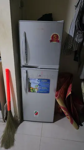 Compact double-door refrigerator with top freezer - good working condition