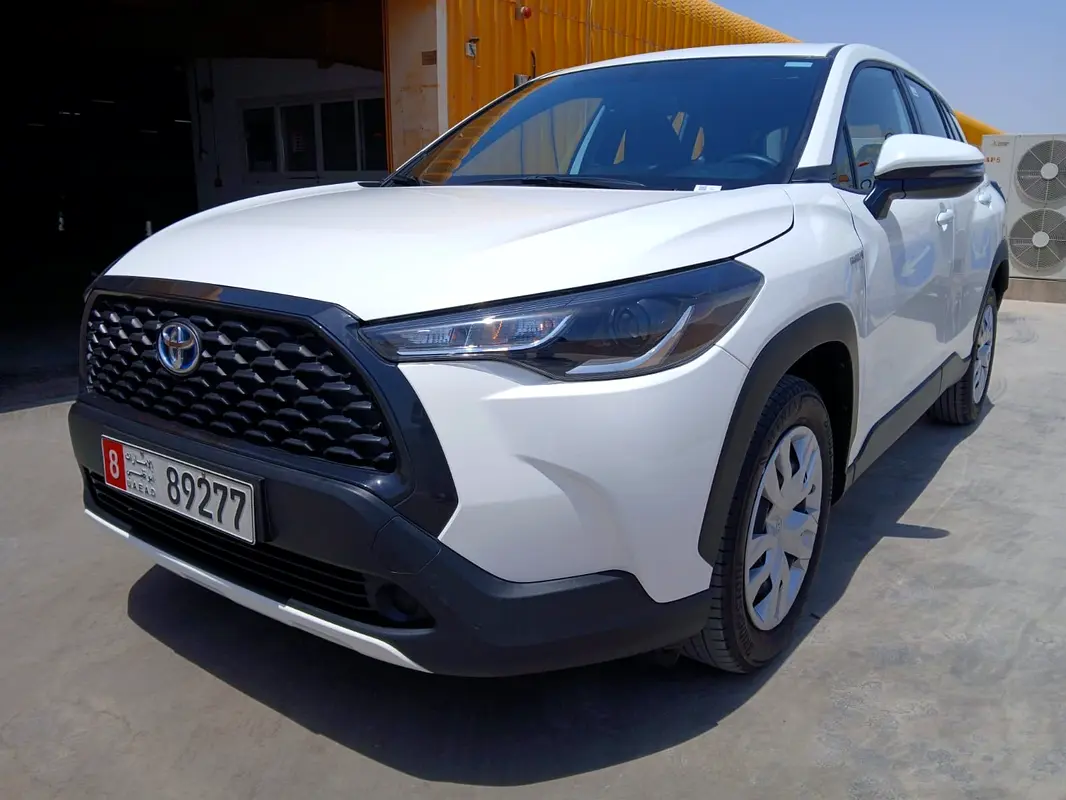 Toyota Corolla Cross 2024 — photo 1 of 17