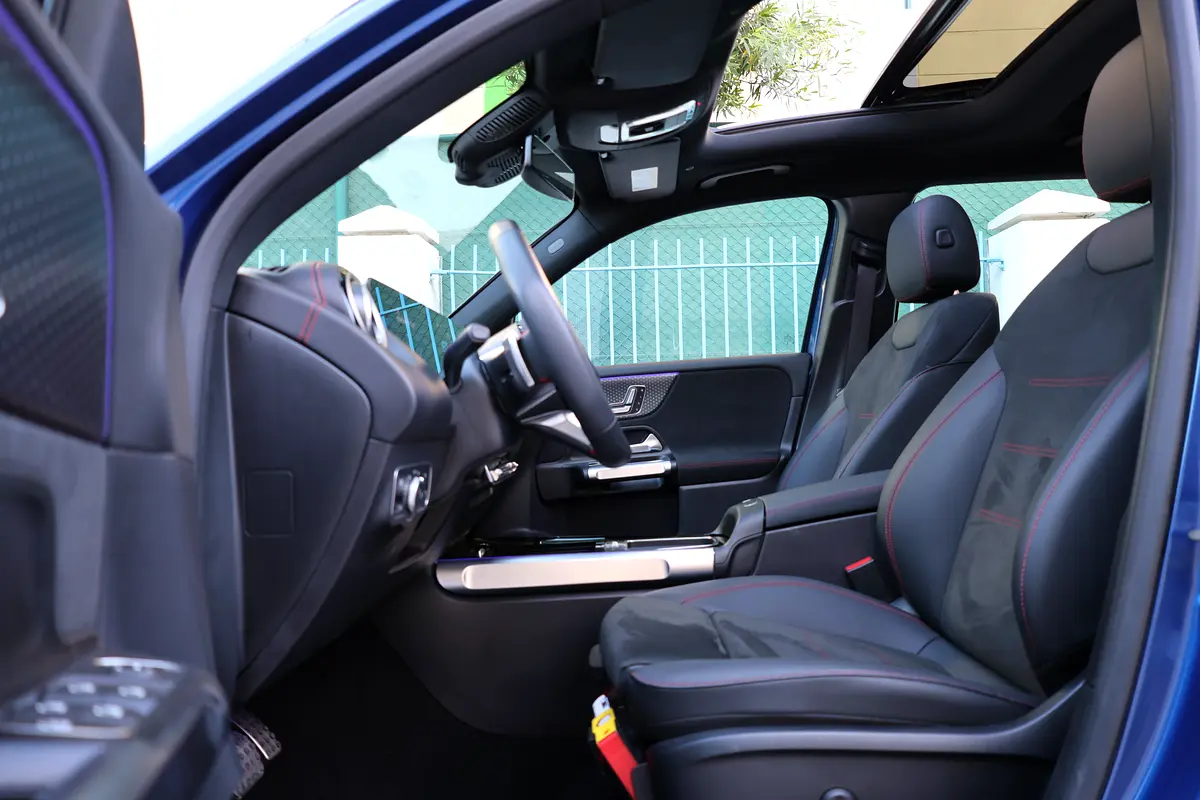 Mercedes-Benz EQB 2025
