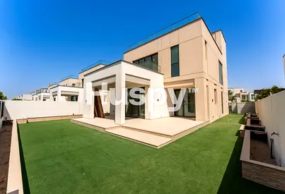 Upgraded | Single Row | Close to Amenities