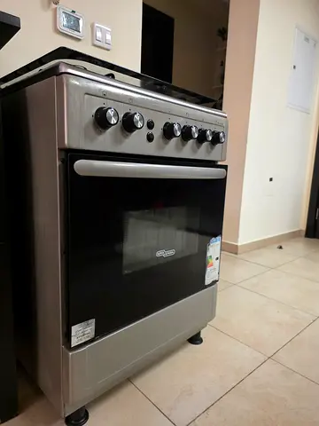 Super general oven and gas range - good condition