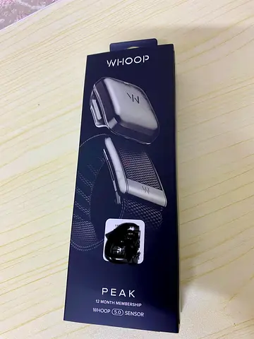 Whoop peak watch with 12months Membership