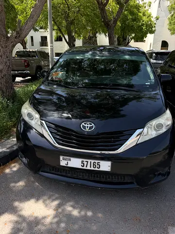 Toyota Sienna SE 2014 | Sporty Design | Well Maintained