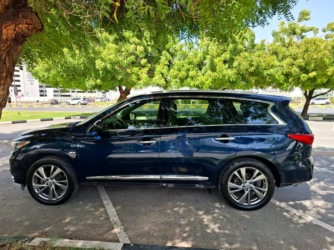 Infiniti QX60 2015 — photo 1 of 17