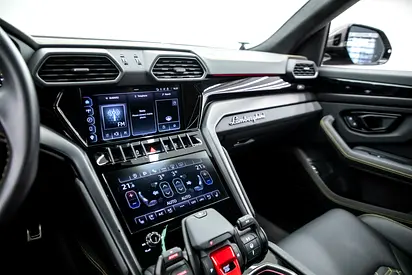صورة مصغرة 8 لـ 2024 Lamborghini URUS