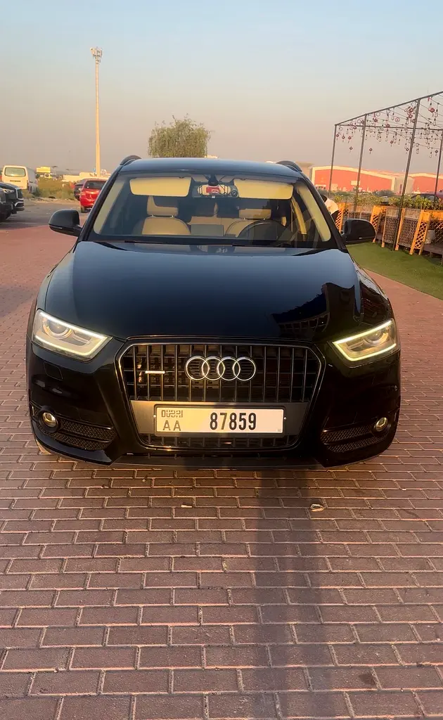 Audi Q3 2014 — photo 1 of 6