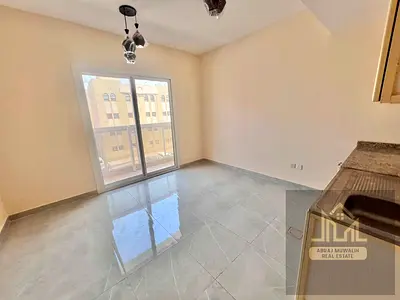 Studio Luxury apartments for family 25 with balcony