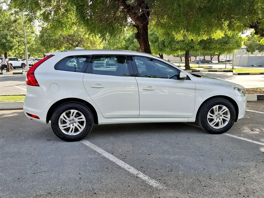 Volvo XC60 2014 — photo 1 of 15