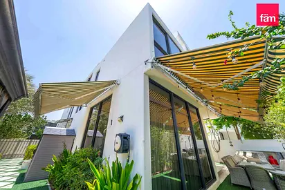 Rare Corner Villa | Juniper | 6 Br Plus Maid