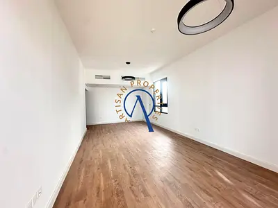 READY TO MOVE IN | BALCONY | CLOSED KITCHEN