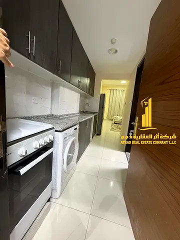 استوديو فاخر للإيجار الشهري – استوديو مطبخ شبه منفصل باطلاله مميزه مفروش بالكامل فرش جديد اول ساكن سوبر ديلوكس مع مطبخ مجهز بالكامل بأحدث الأجهزه