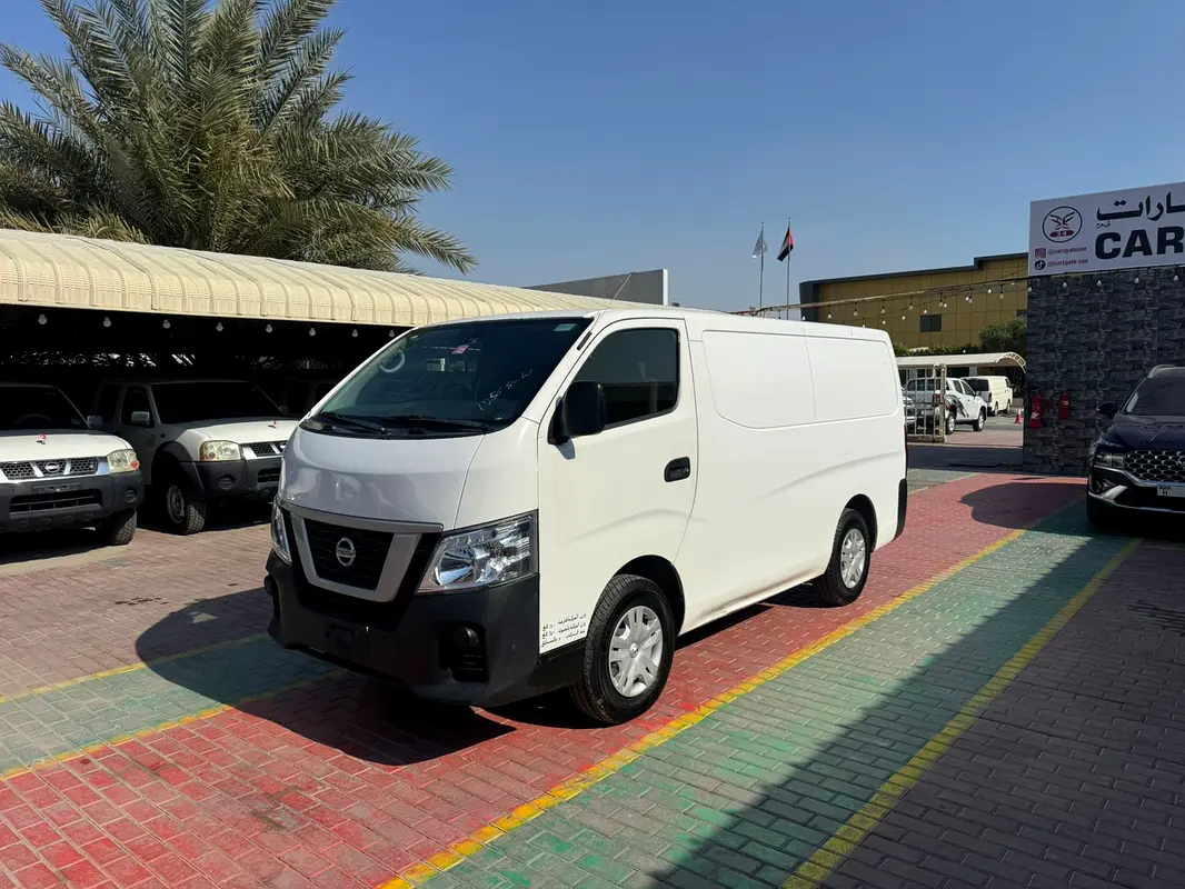 Nissan Urvan 2018 — photo 1 of 11