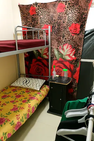 Bedspace for rent in Muhaisnah 4 for Male staff immediately