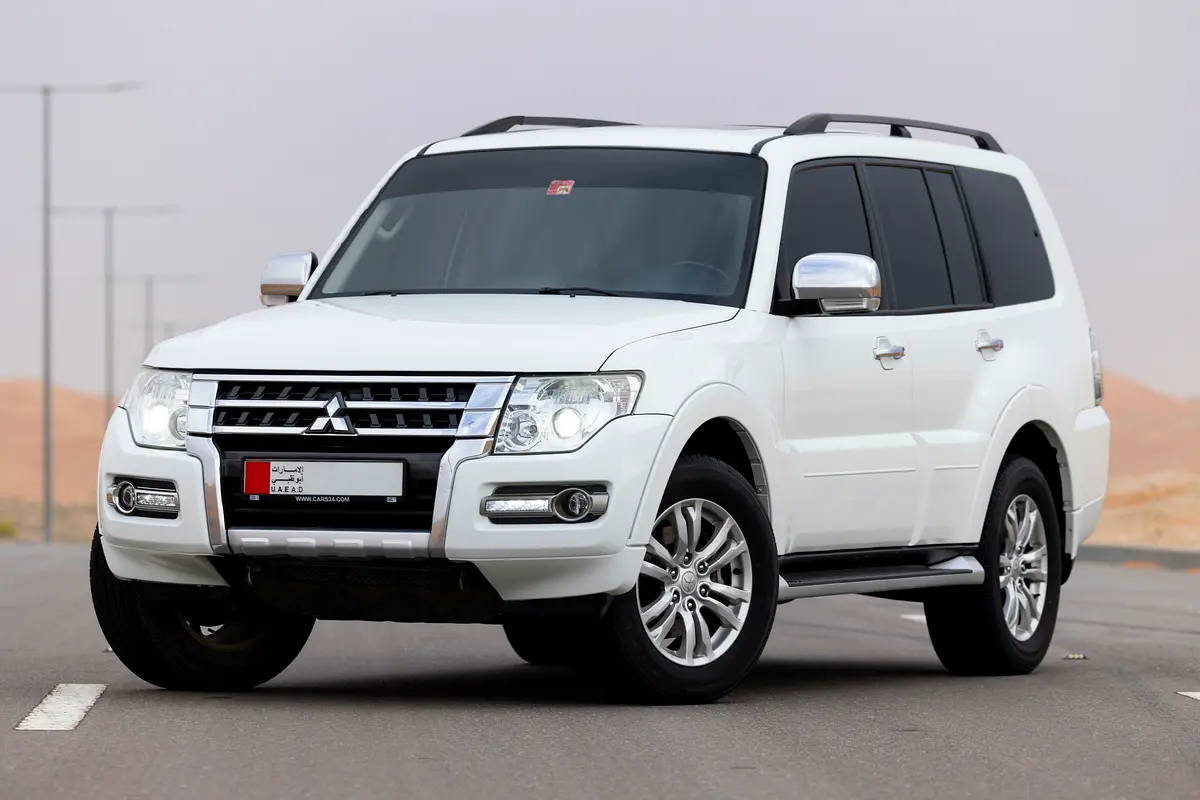 Mitsubishi Pajero 2019 — photo 1 of 11