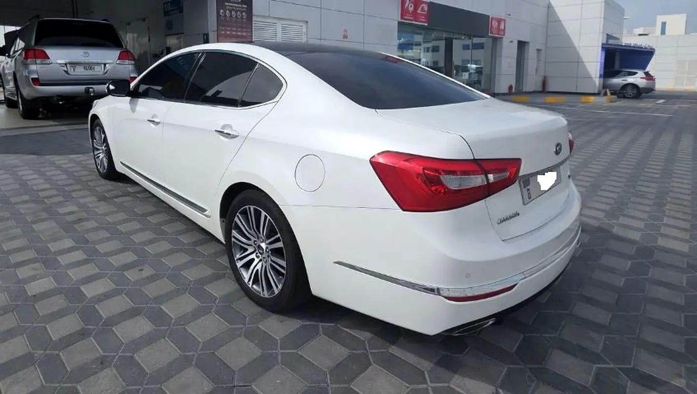 Kia Cadenza 2015 — photo 1 of 14