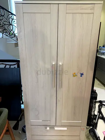 Light wood 2-door wardrobe / armoire - good condition