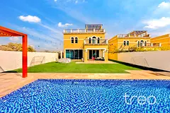 Lake Facing 4 Bed | End Unit | Pool