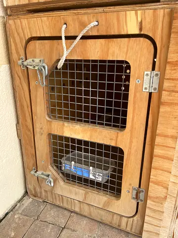 IATA APPROVED WOODEN PET CRATE - used for Labrador. Measurements in photos.