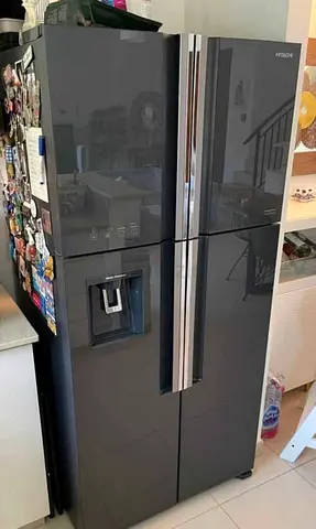 Hittachi 4door Side by Side Refrigerator Water dispenser