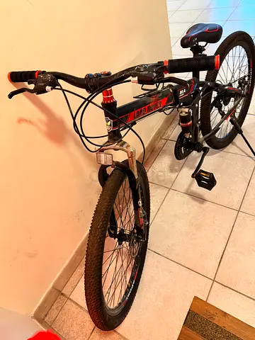 Used mountain bike in good condition - 26 wheels