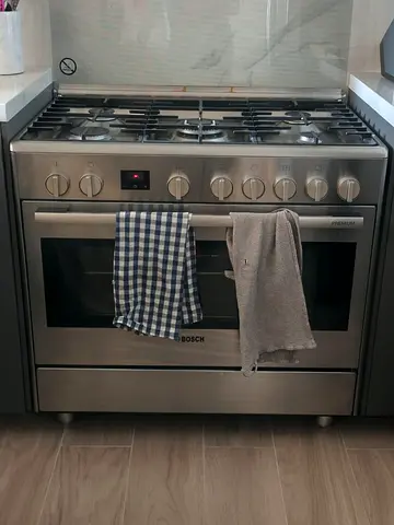 Bosch New Model 5 Burner Gas Cooker