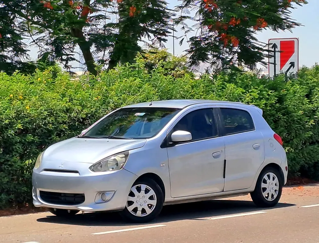 Mitsubishi Mirage 2014 — photo 1 of 14
