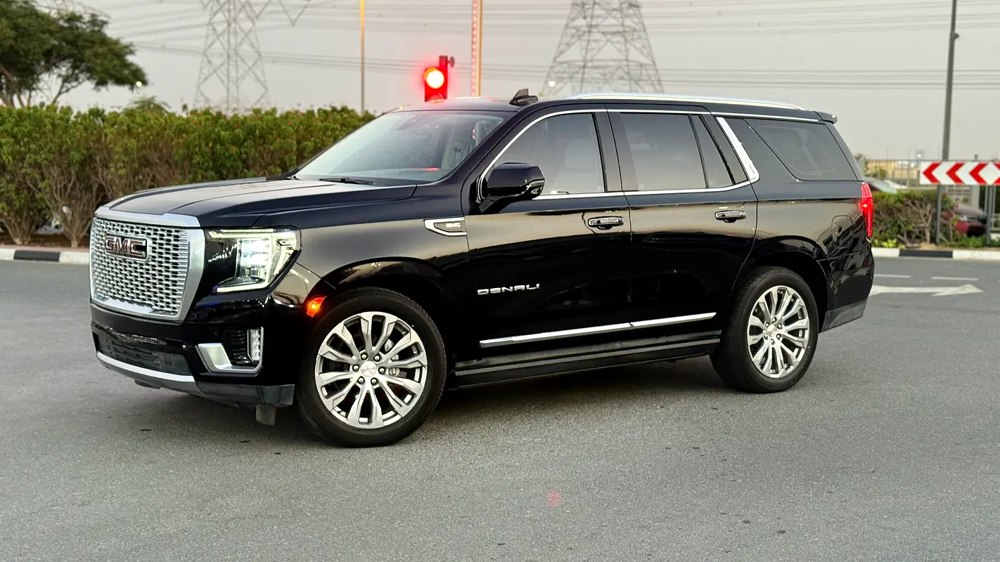GMC Yukon 2022 — photo 1 of 16