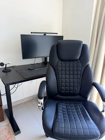 Black Executive Office Chair – Comfortable Desk Chair – Move-Out Sale