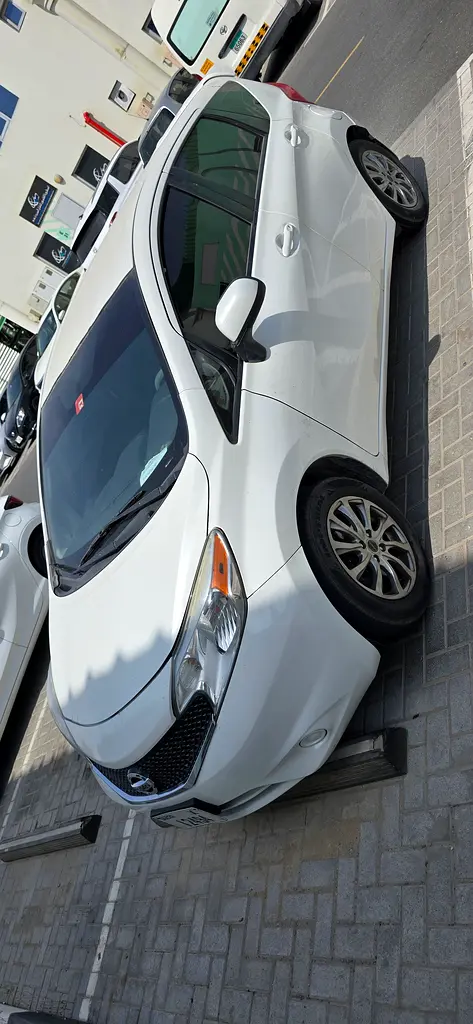 Nissan Versa 2015 — photo 1 of 10