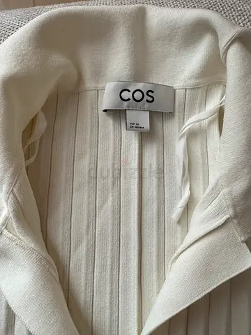 COS white ribbed knit sweater, size XS