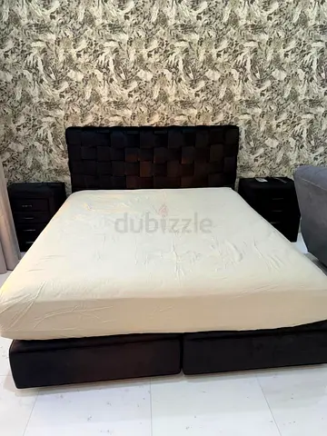 King-size bedroom set with mattress, 2 nightstands, and bedroom sofa.