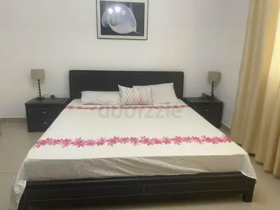 Bedroom set- Pick up mid july