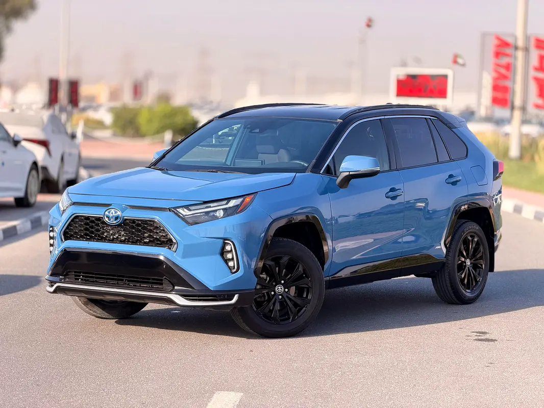 Toyota Rav 4 2022 — photo 1 of 20