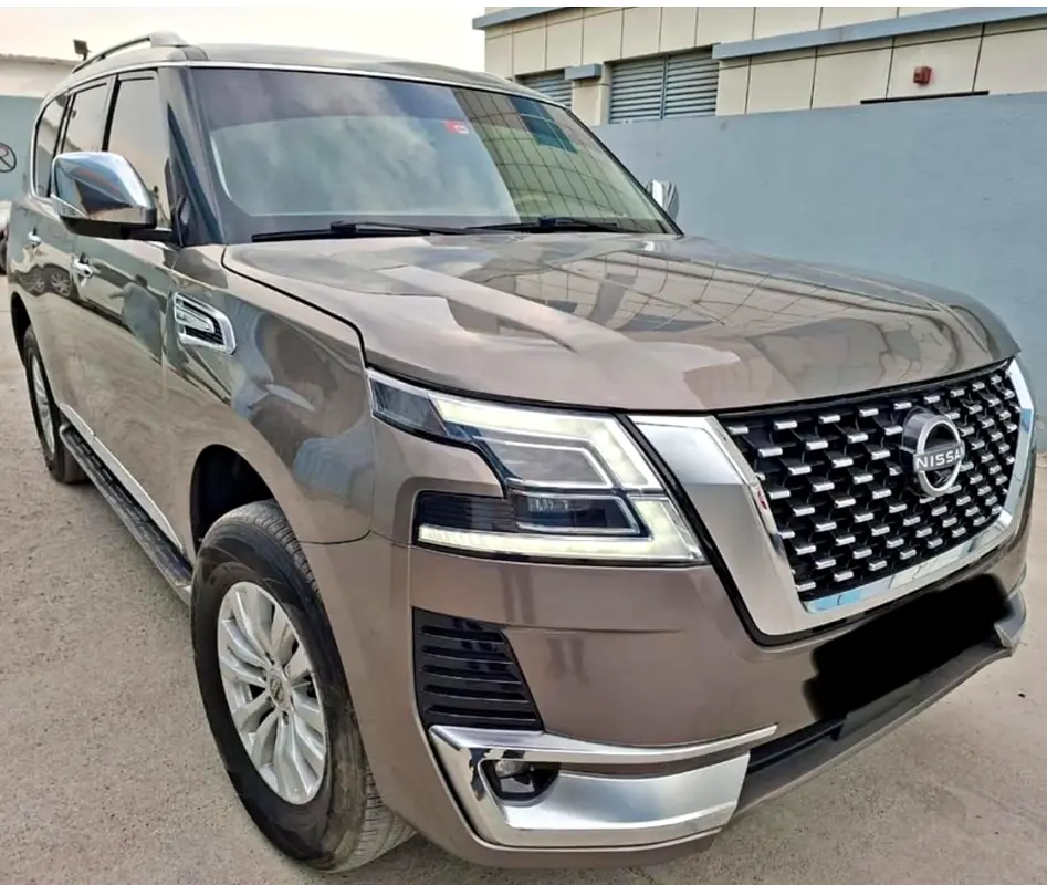 Nissan Patrol 2017 — photo 1 of 7