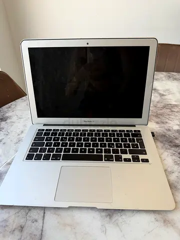 Apple MacBook Air 13-inch (Silver) - Used