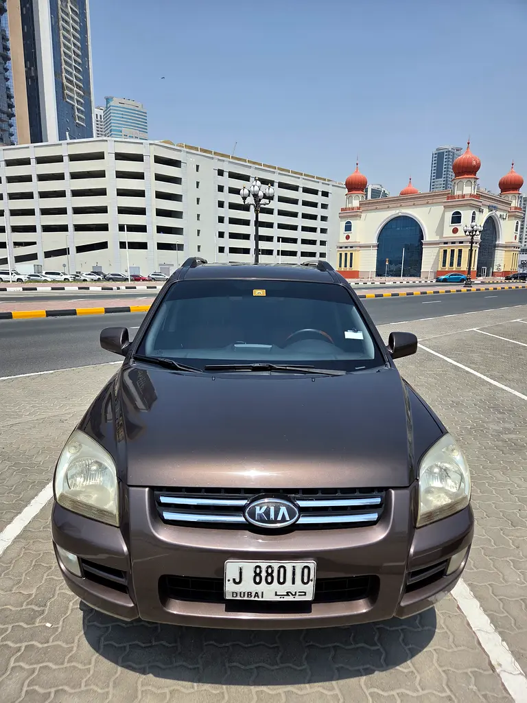 Kia Sportage 2008 — photo 1 of 8