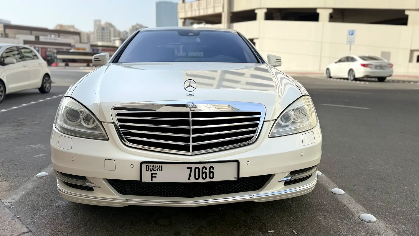 Mercedes-Benz S-Class 2012 — photo 1 of 12