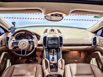 صورة 9 لـ 2016 Porsche CAYENNE