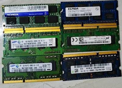 Lot of used 2.5 SATA laptop HDDs and 1 SSD (for parts or reuse)