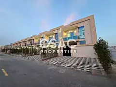 Freehold 5-Bedroom Townhouse | Community View