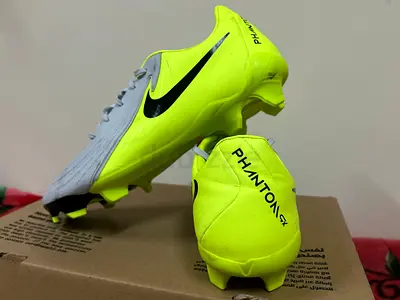 Mens Phantom GX 2 Academy Firm Ground/Multi-Ground Football Shoes