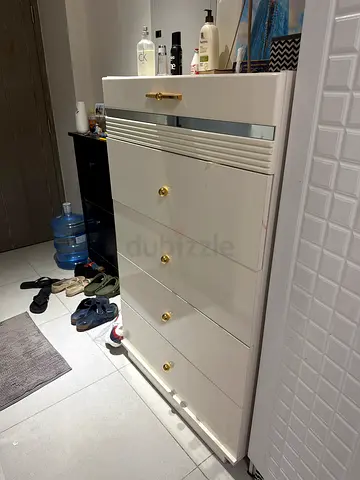 White 4-Drawer Tall Dresser / Chest with Mirror Top