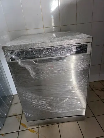 Hoover-Stainless steel undercounter dishwasher - good condition 1yr old